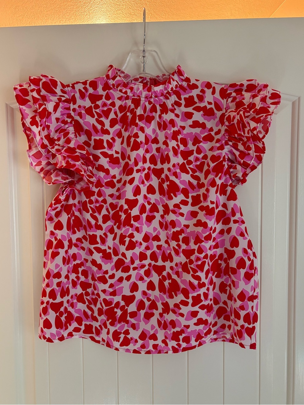 Anthropologie Brand Pinch Ruffle Sleeve Top in Heart Print, Small